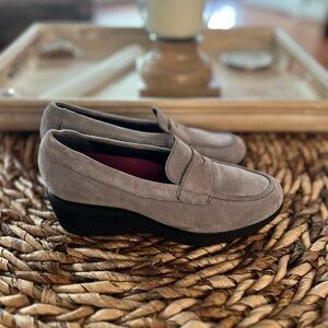 Monro Womans Katie Gray Sued Liafers